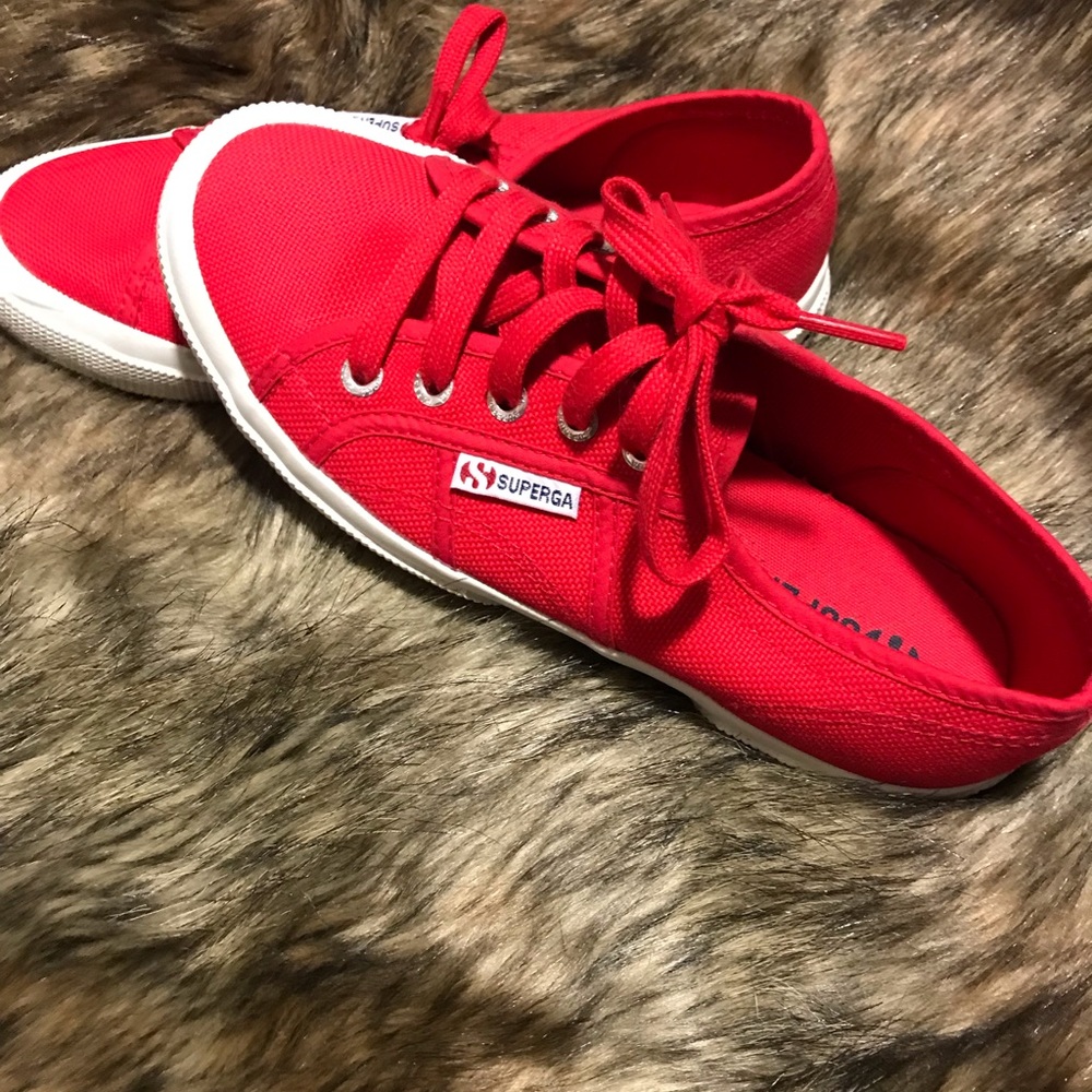 Women's Red 2750 Cotu Classic Sneakers